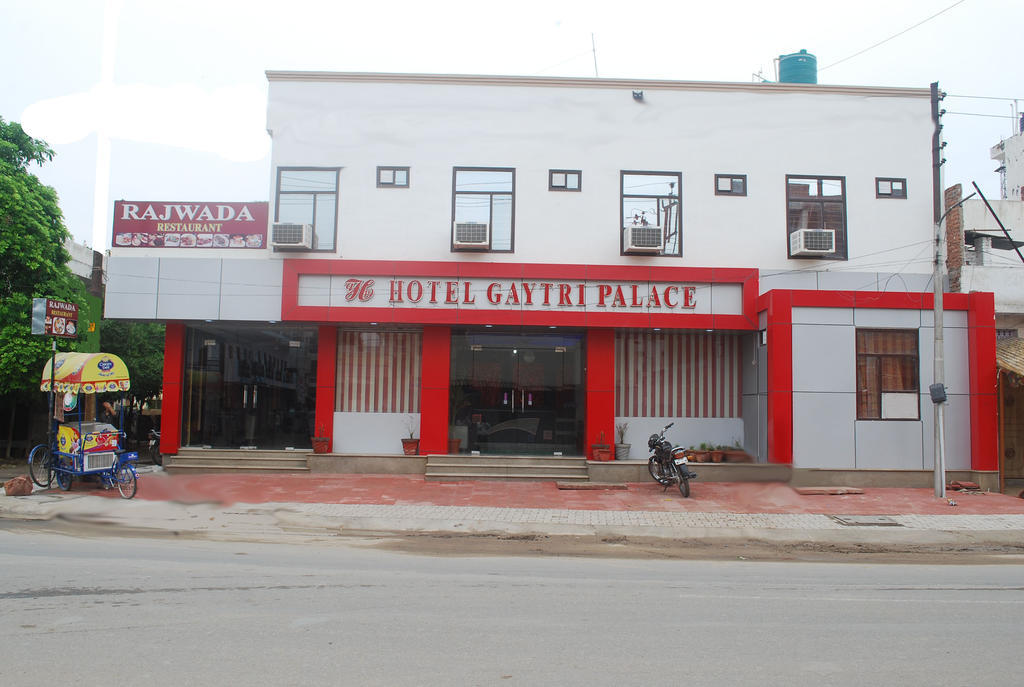 Hotel Gayatri Palace Агра Екстер'єр фото