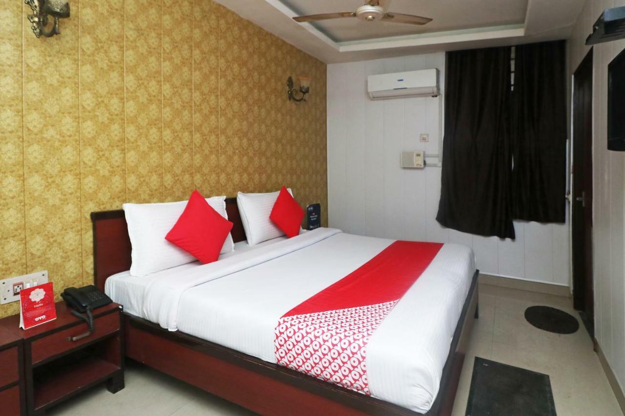 Hotel Gayatri Palace Агра Екстер'єр фото