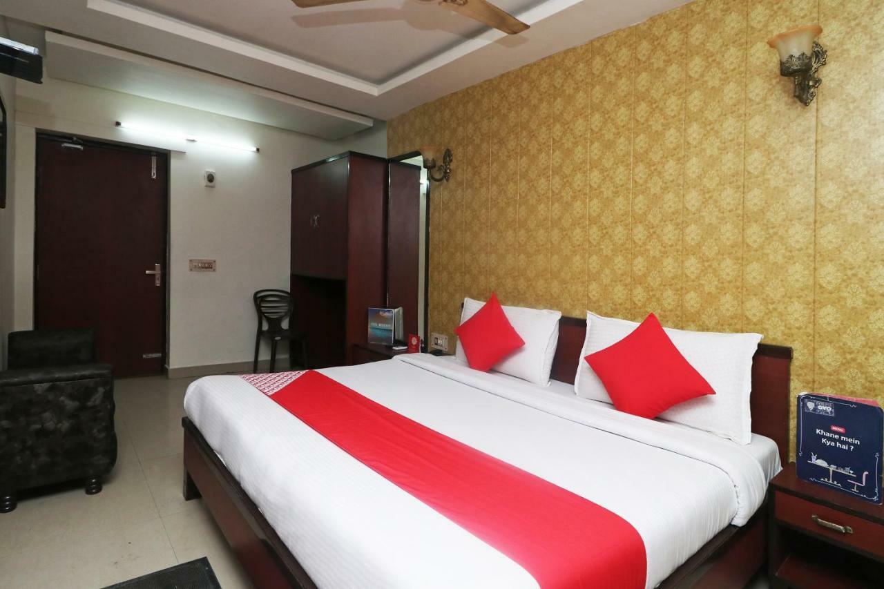 Hotel Gayatri Palace Агра Екстер'єр фото