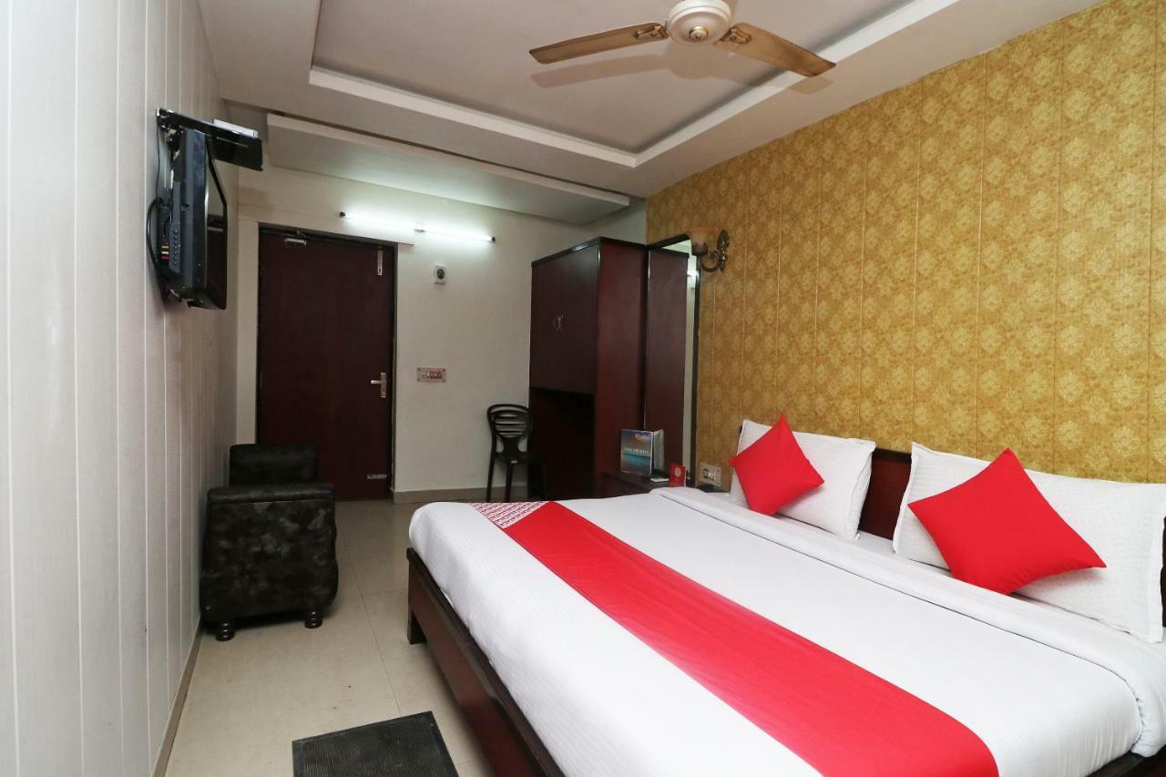 Hotel Gayatri Palace Агра Екстер'єр фото