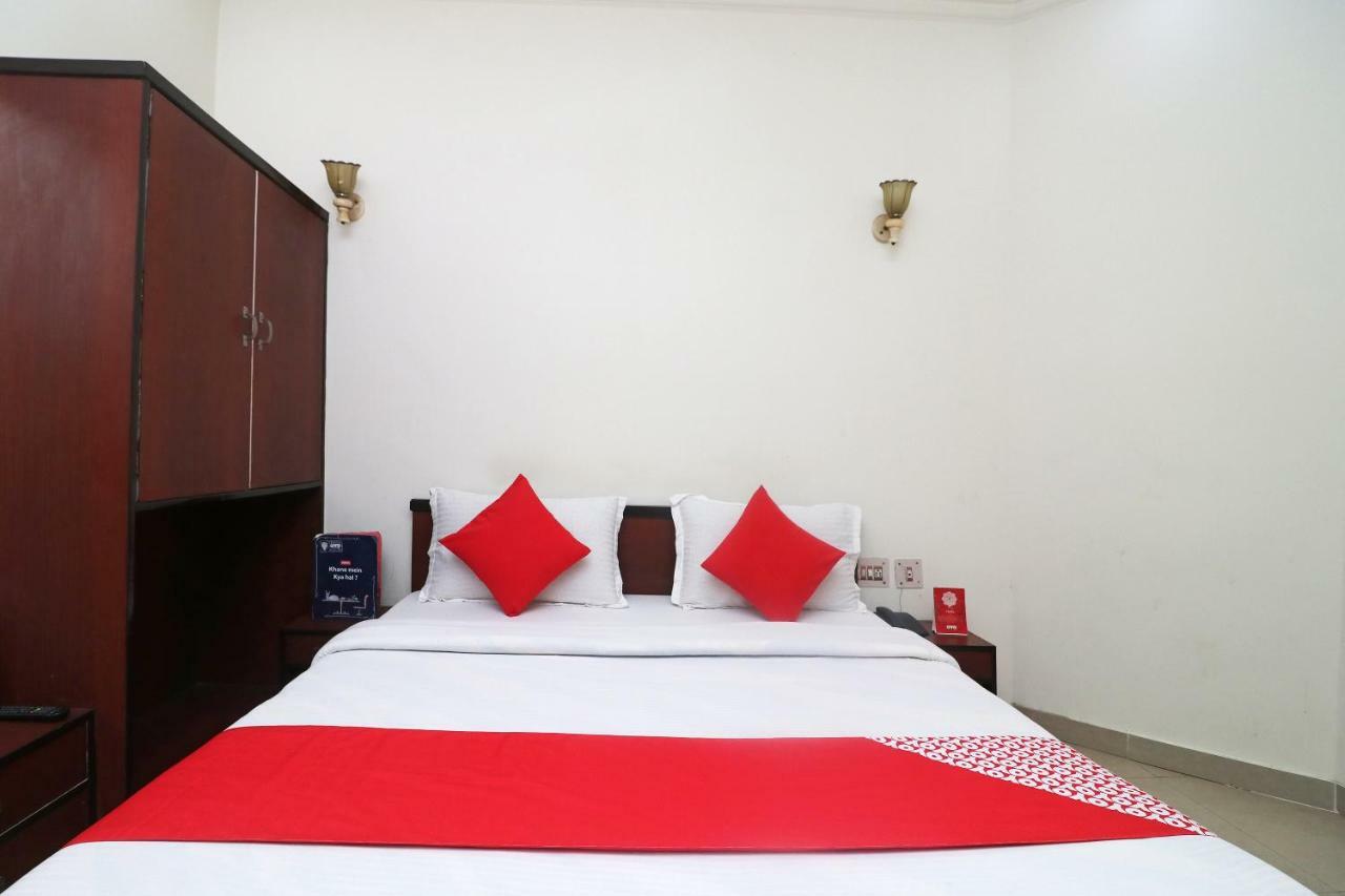Hotel Gayatri Palace Агра Екстер'єр фото